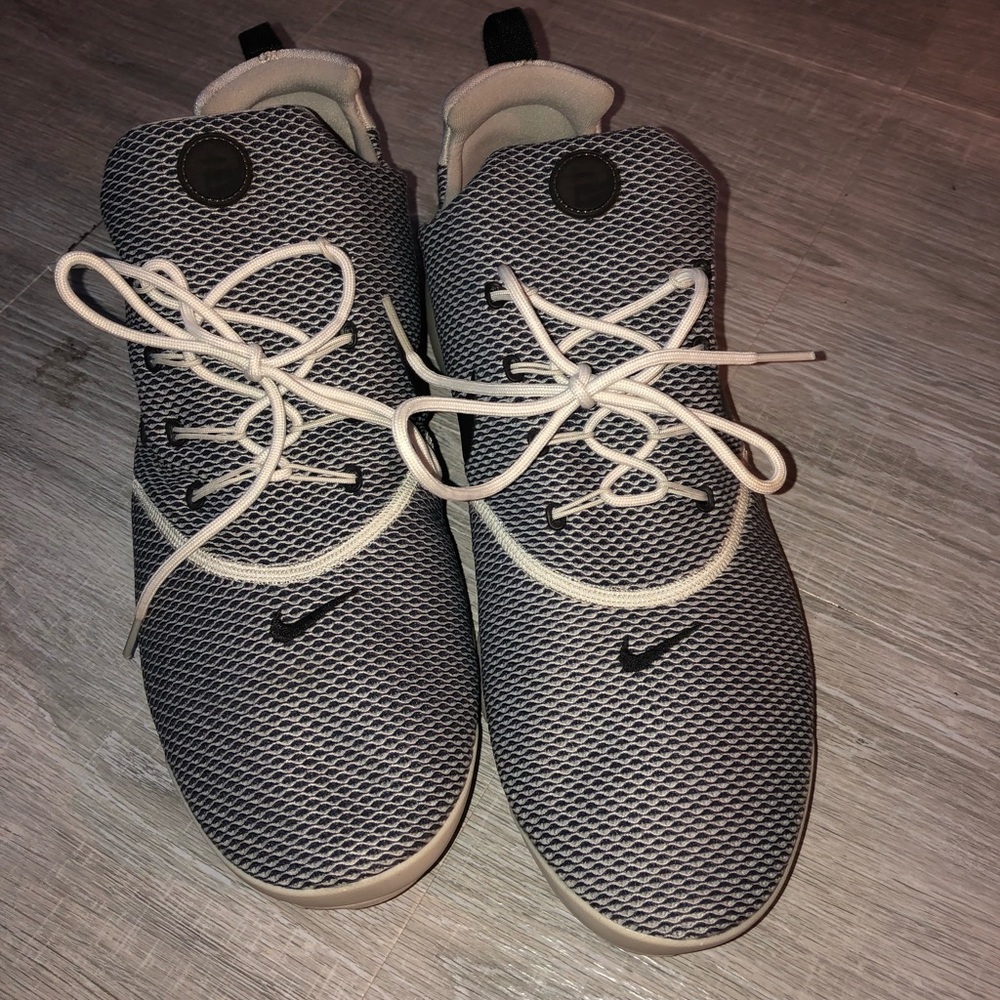 Nike presto flys cream and black size 13